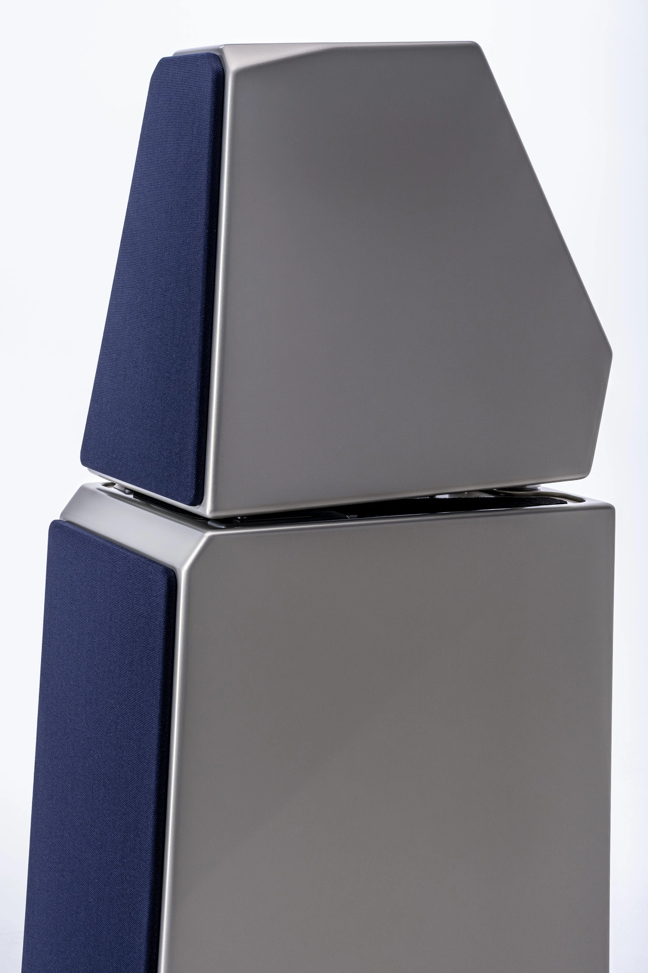 Wilson Audio The WATT/Puppy Loudspeaker in Los Angeles — The